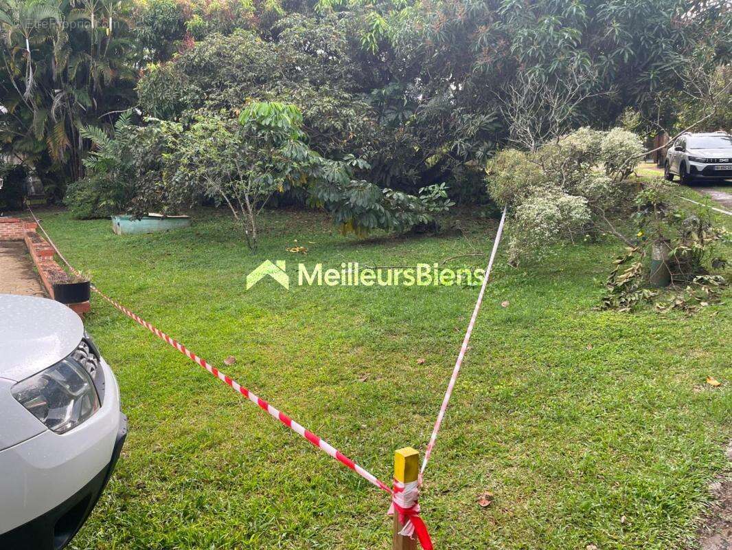 Terrain à BAIE-MAHAULT