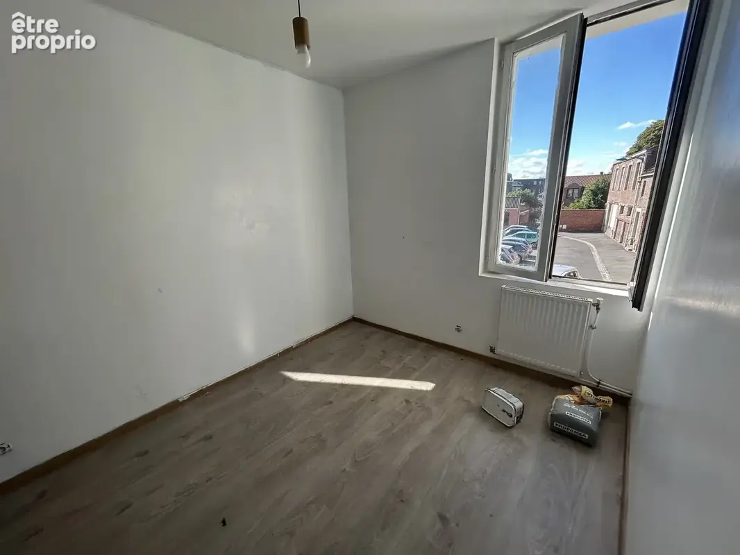 Hyper centre, maison semi individuelle à rénover de 92m2 avec petit extérieur !! - photo 7