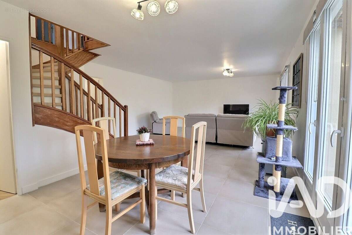 Photo 5 - Maison à OZOIR-LA-FERRIERE