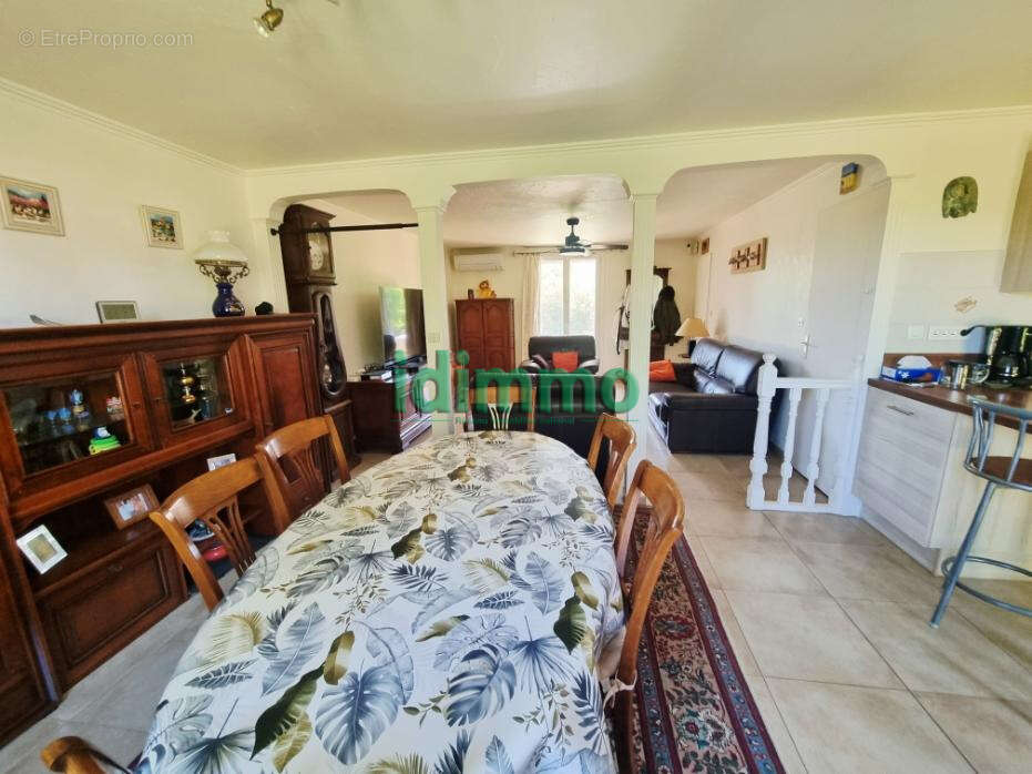A voir Le Muy en impasse jolie maison F5 de 126m terrasse garage 250m terrain plat et clos 390000€ dpe b - photo 12