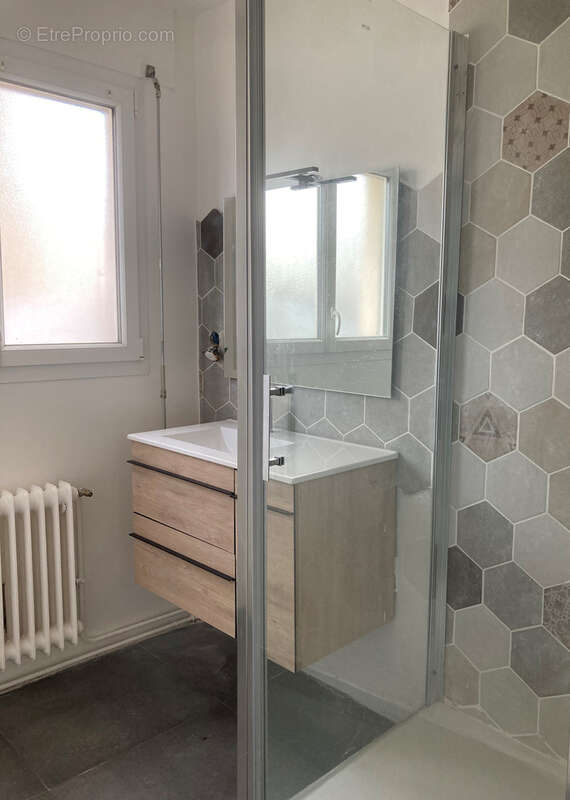 Appartement f4  a la rochette centre ville - photo 2