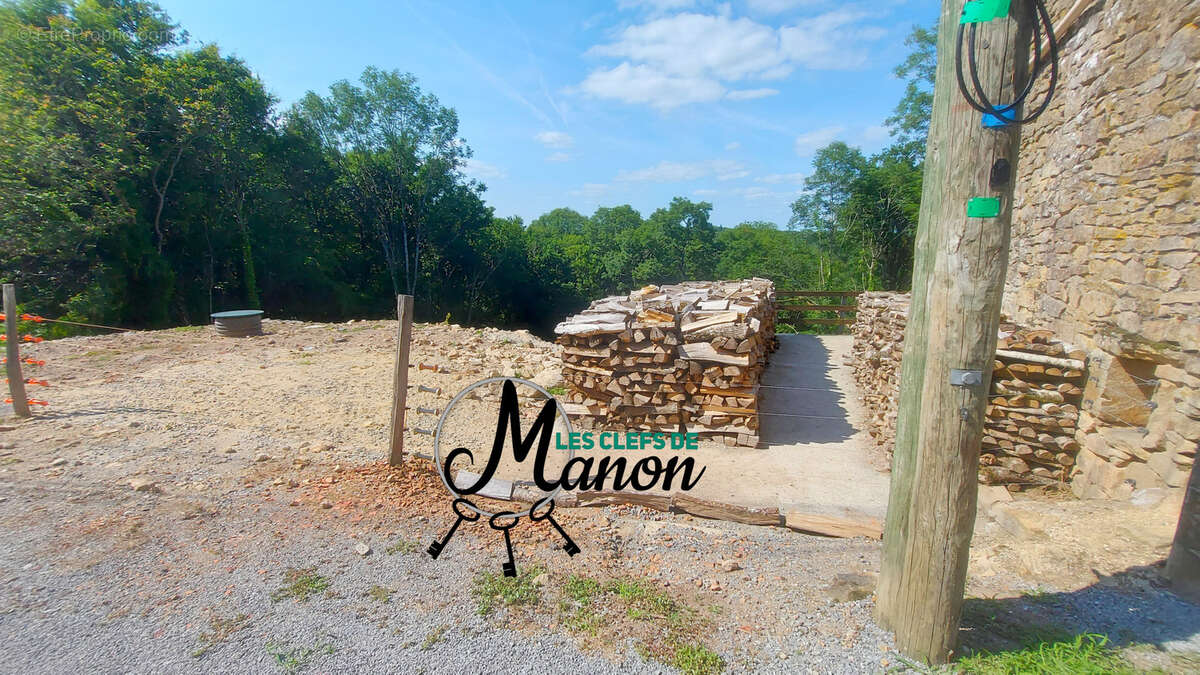 Maison à CHATEAUPONSAC