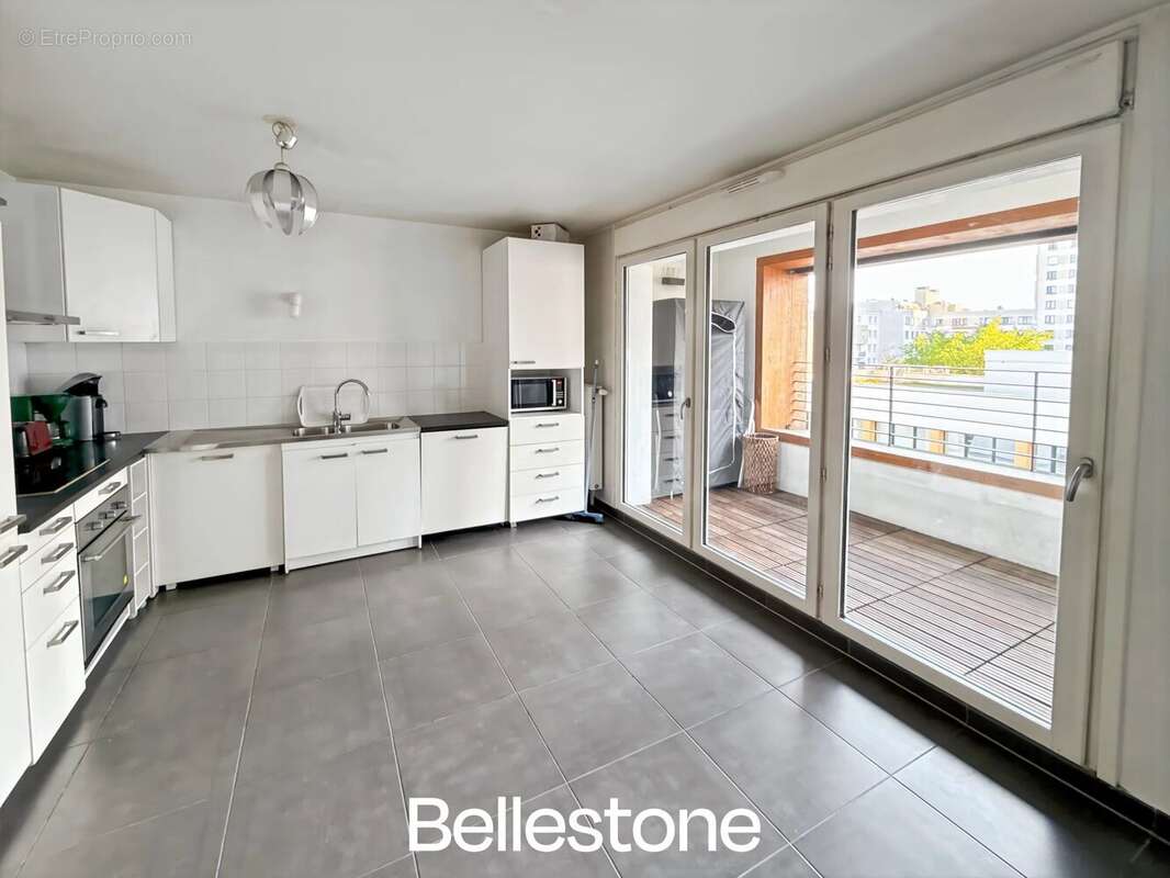 Appartement à PARIS-19E