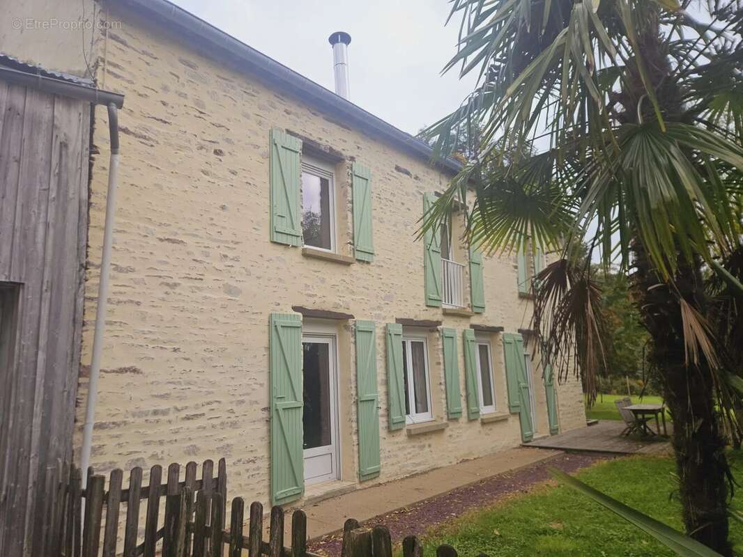 Maison à SAINT-THURIAL