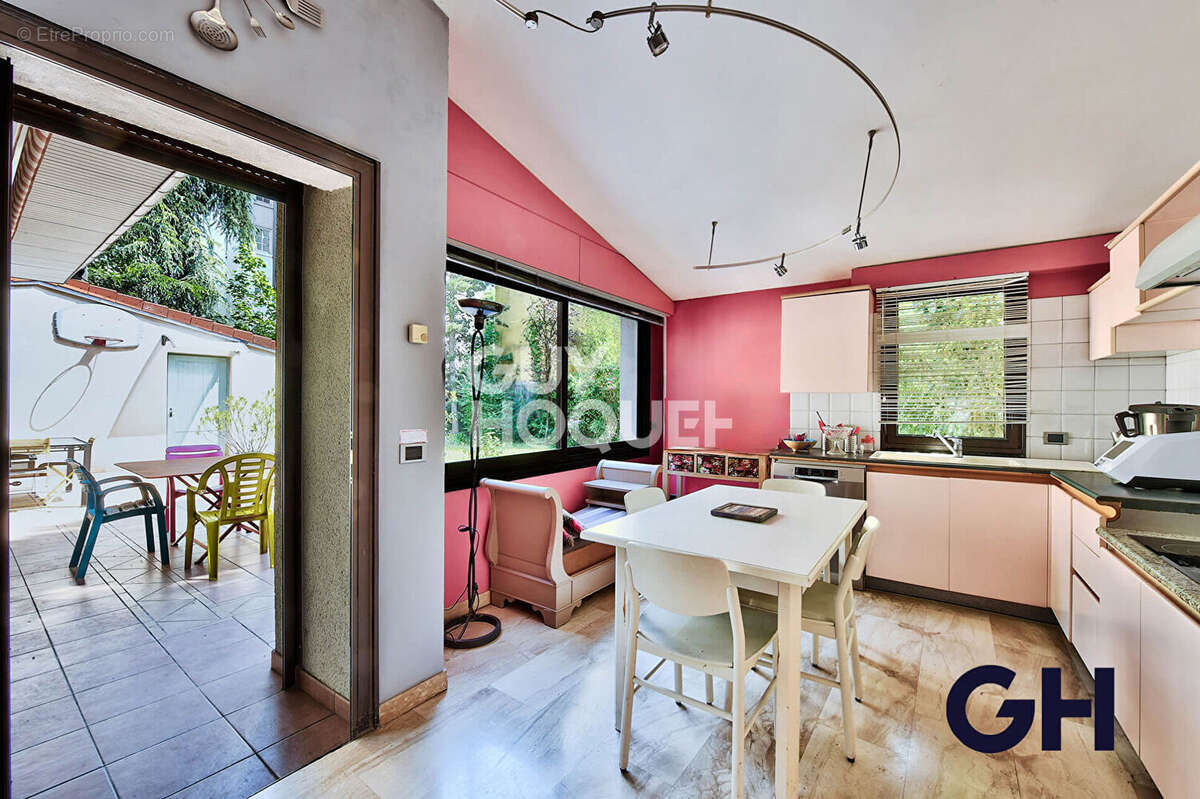 Maison à LYON-8E