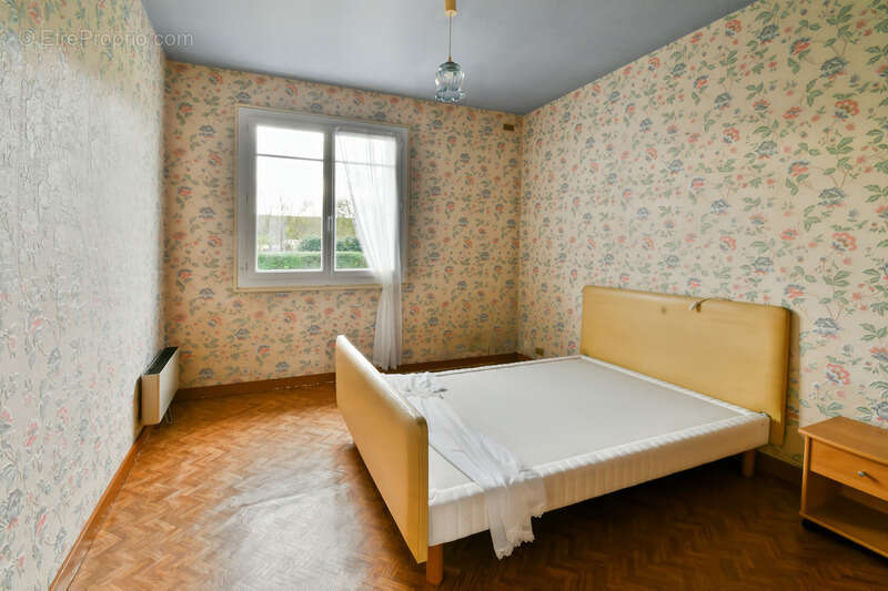 Maison à SAINT-JEAN-D'ANGELY