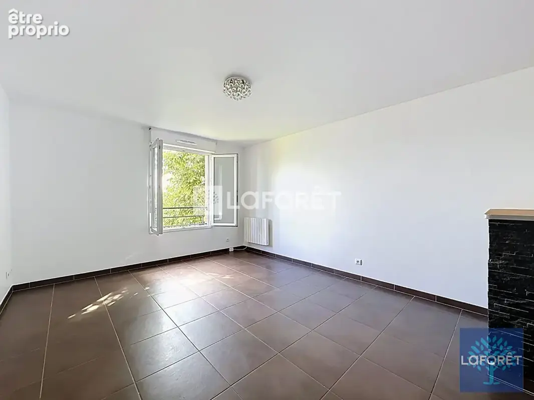 Appartement Vigneux Sur Seine 2 pièces + 3 places de parking - photo 2
