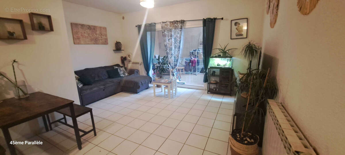 Appartement à MAUVES