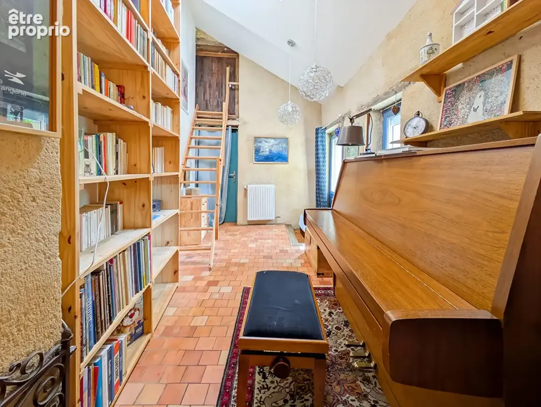 Maison en pierre  avec dépendances - 317 m² - 4 chambres - 8 pièces - Noyal sous Bazouges (35560) - photo 9
