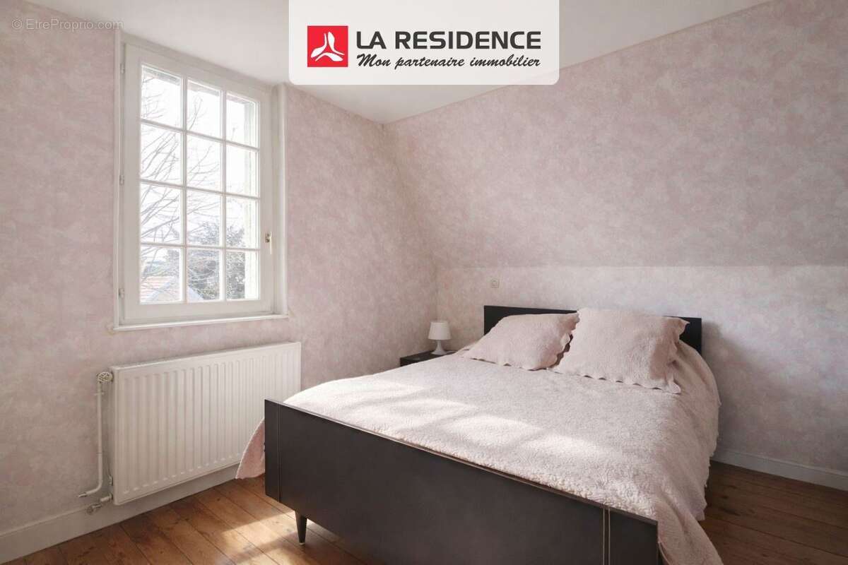 Maison à SAINT-ETIENNE-DU-ROUVRAY