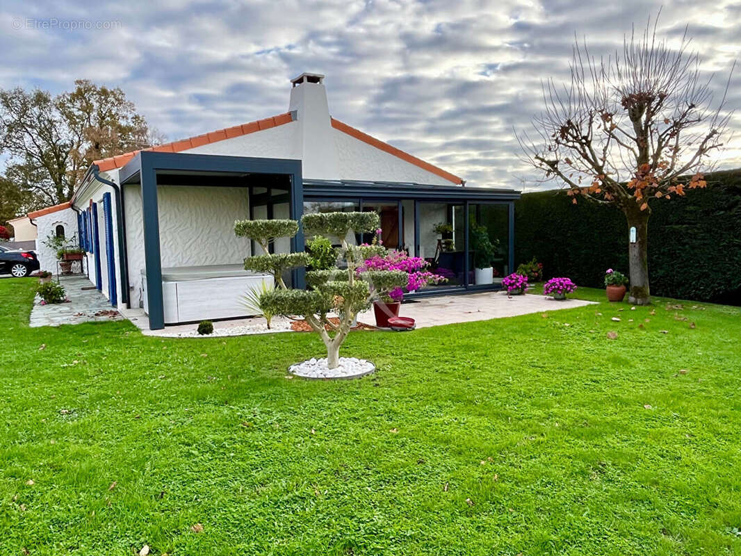 Maison à COMMEQUIERS