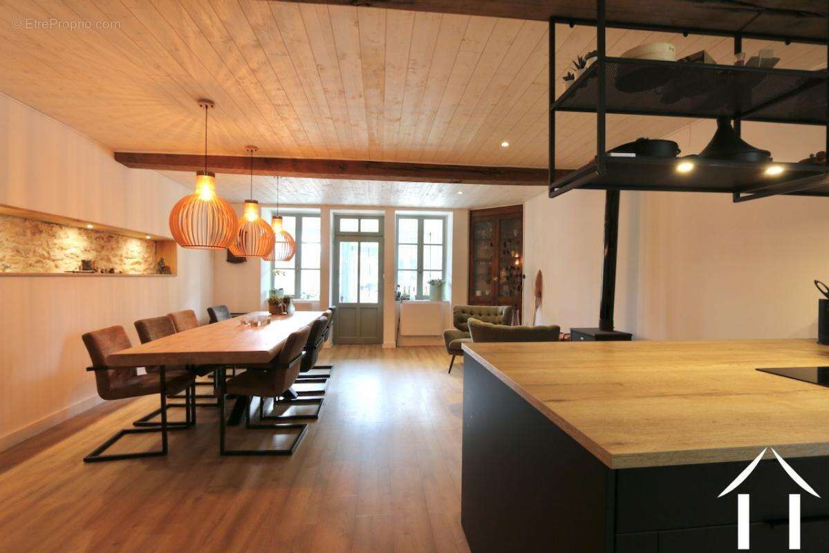 Maison à SAINT-GERVAIS-SUR-COUCHES