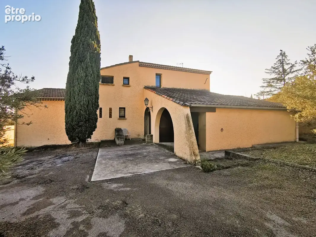 Maison Traditionnelle T5 (construite en 1973) de138 m²  sur un terrain de 550 m2 - photo 3