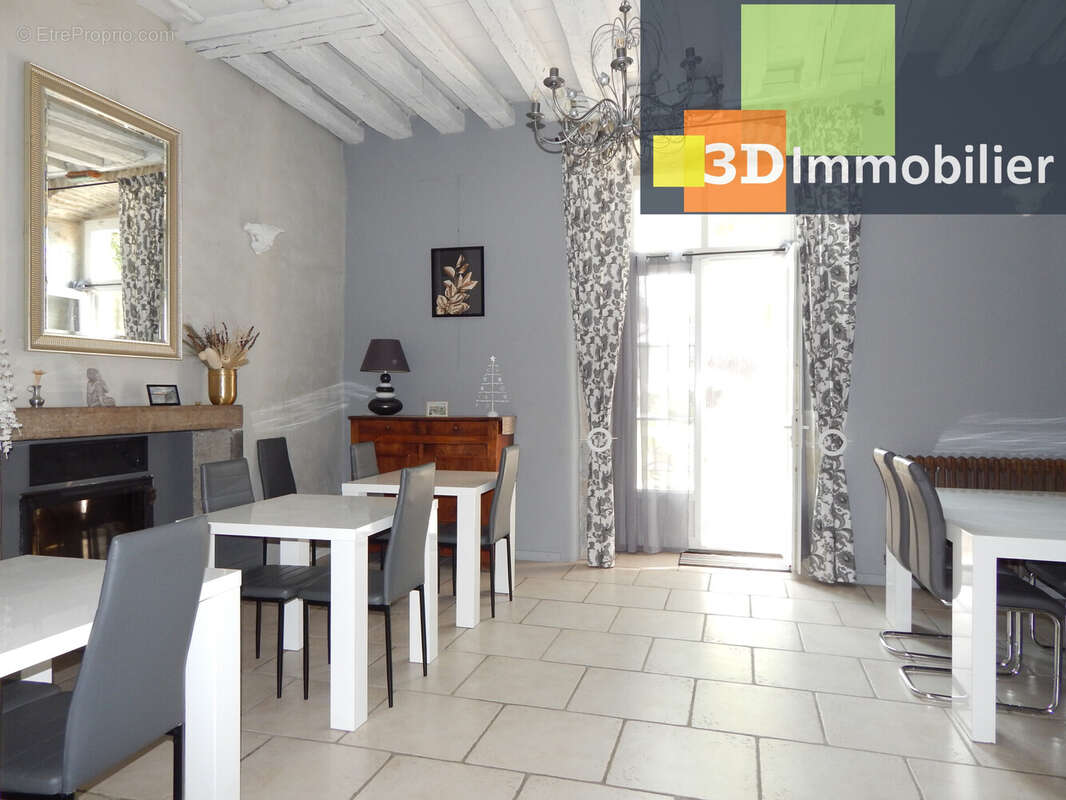 SALLE DE DÉJEUNERS - Maison à CHATEAU-CHALON