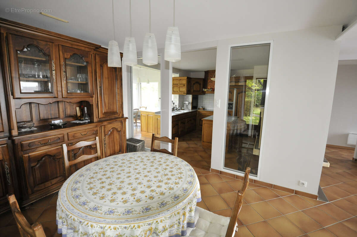 Maison à SAINT-PRIEST-SOUS-AIXE