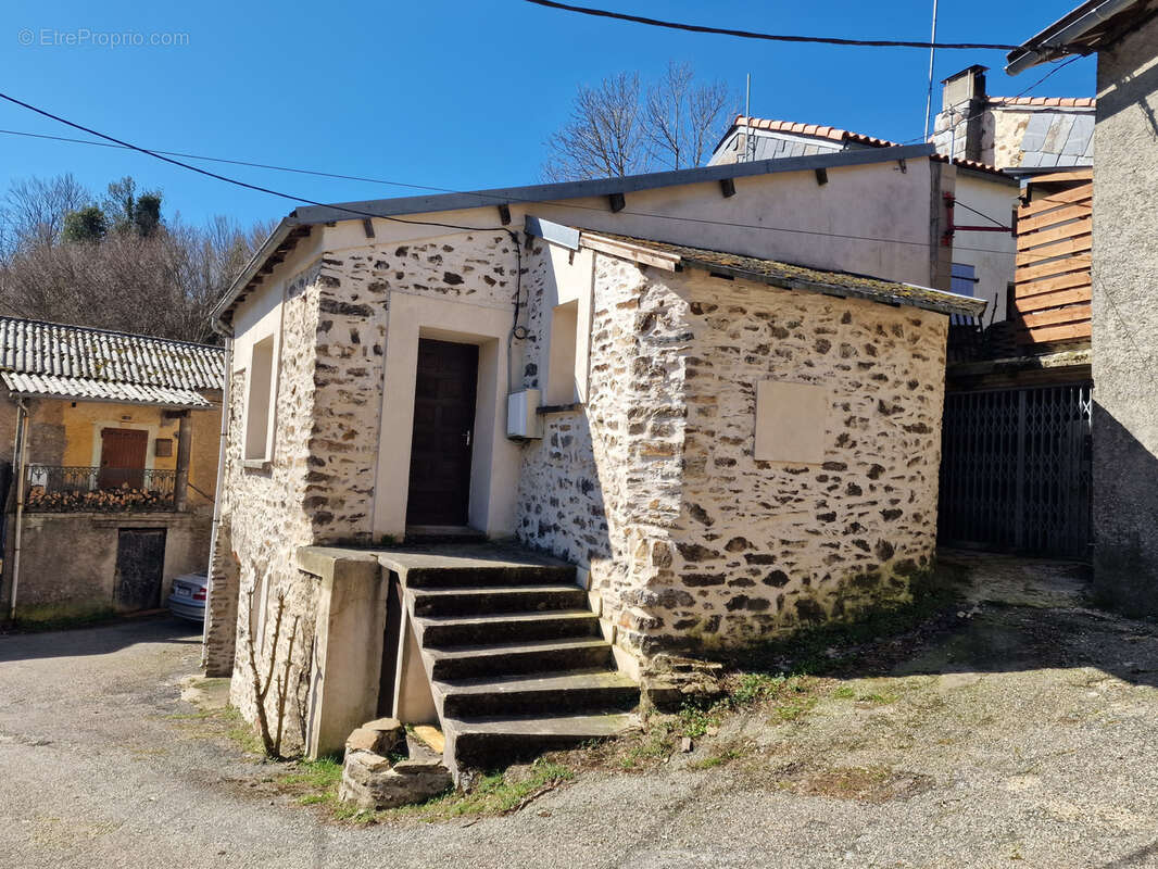Maison à CASTANET-LE-HAUT