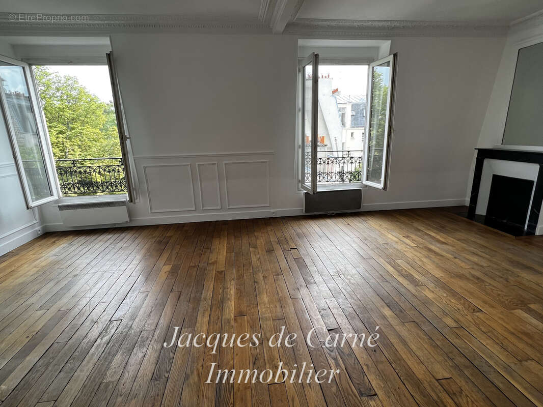 Appartement à PARIS-14E