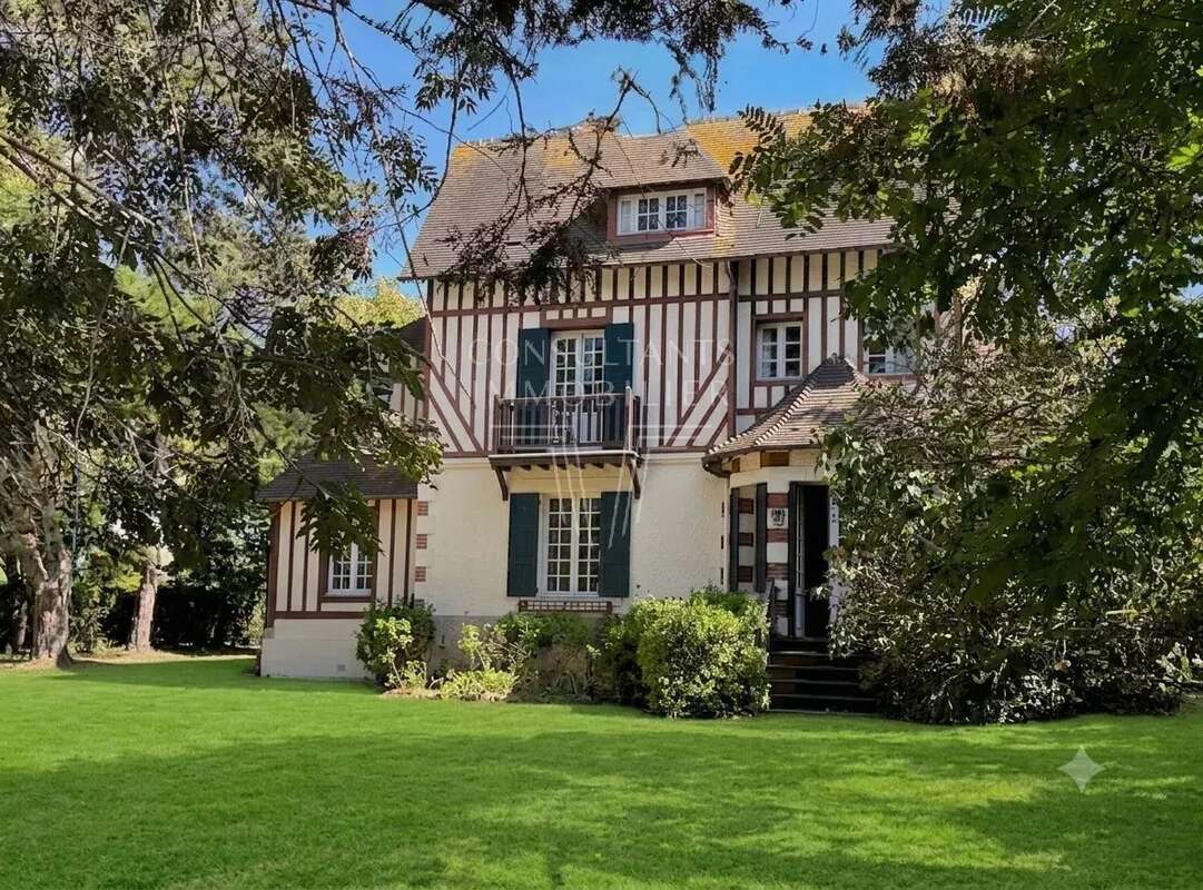 Deauville. superbe propriété 11 pièces. parc 1 200 m² - photo 2