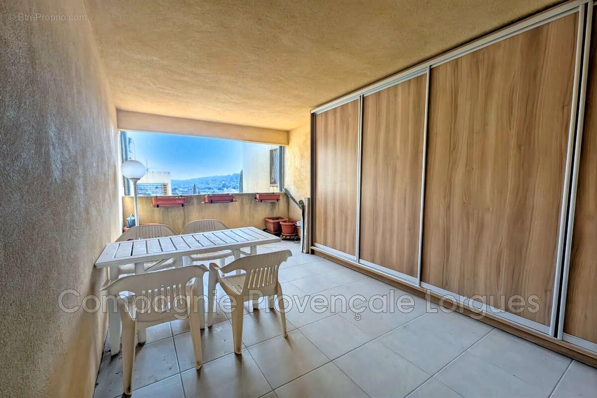 Appartement à LORGUES