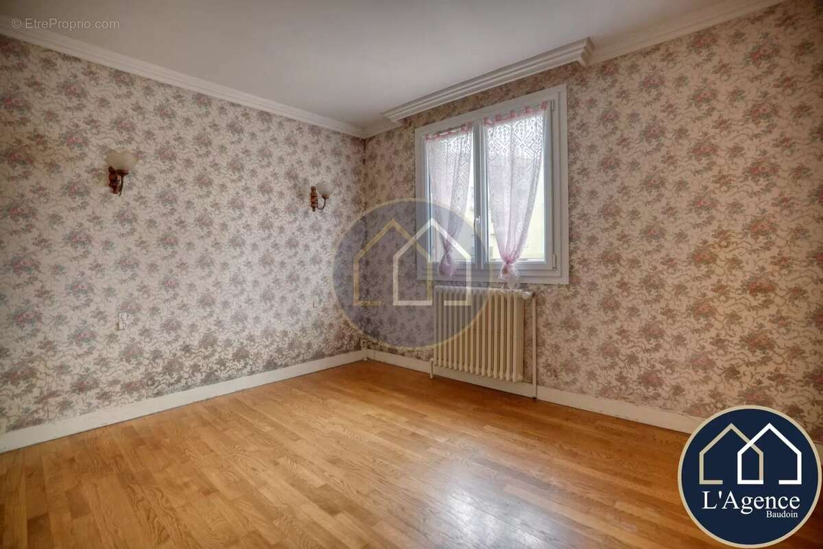 Maison à CHATEAUNEUF-EN-THYMERAIS