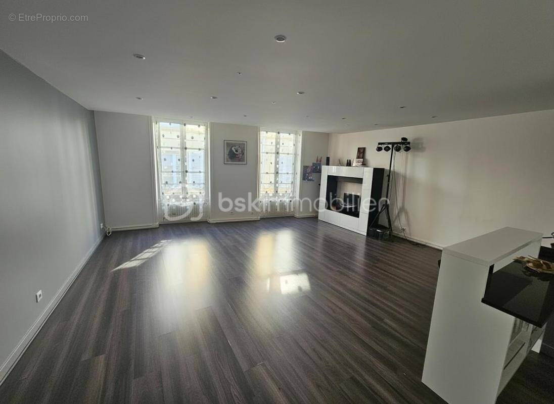 Appartement à CHARLIEU