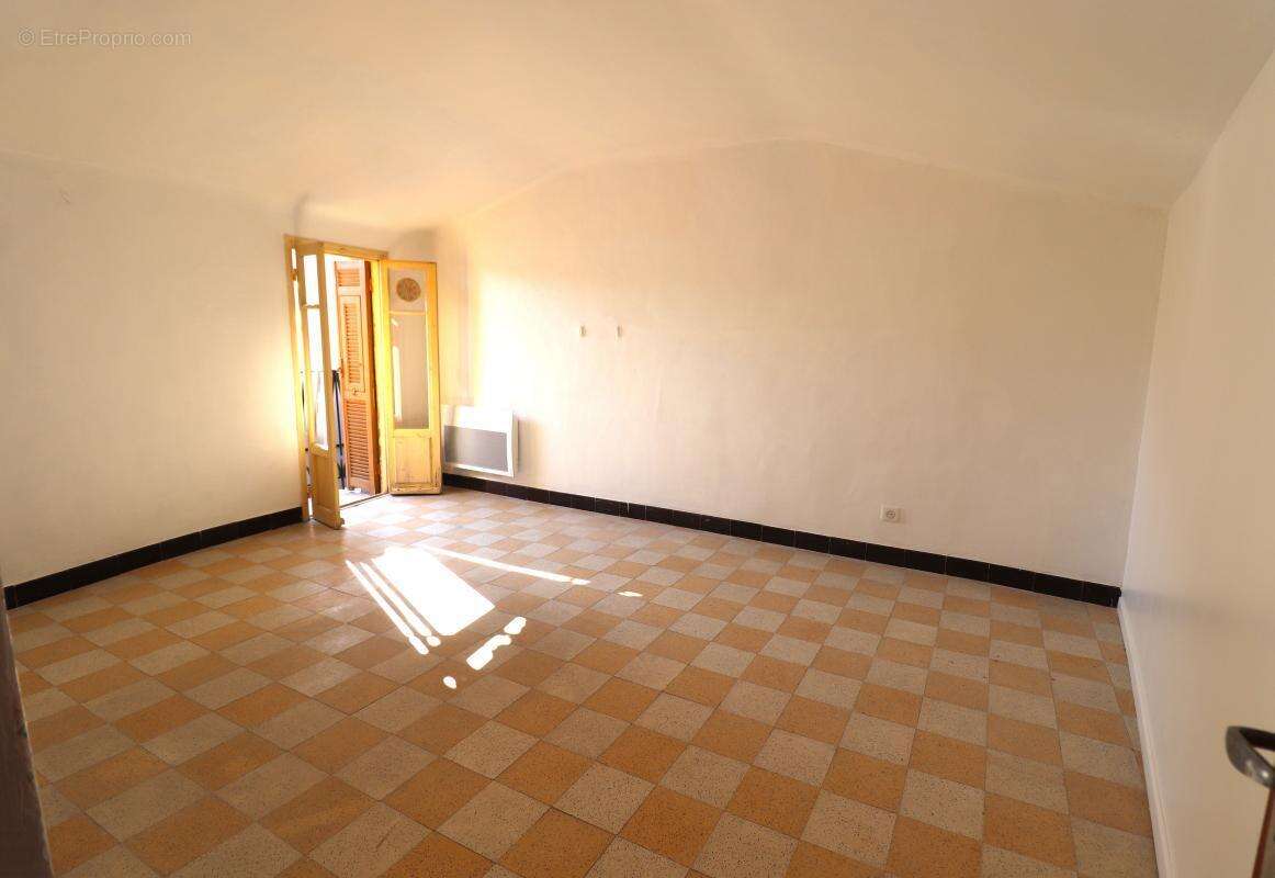 Maison à BERRE-LES-ALPES