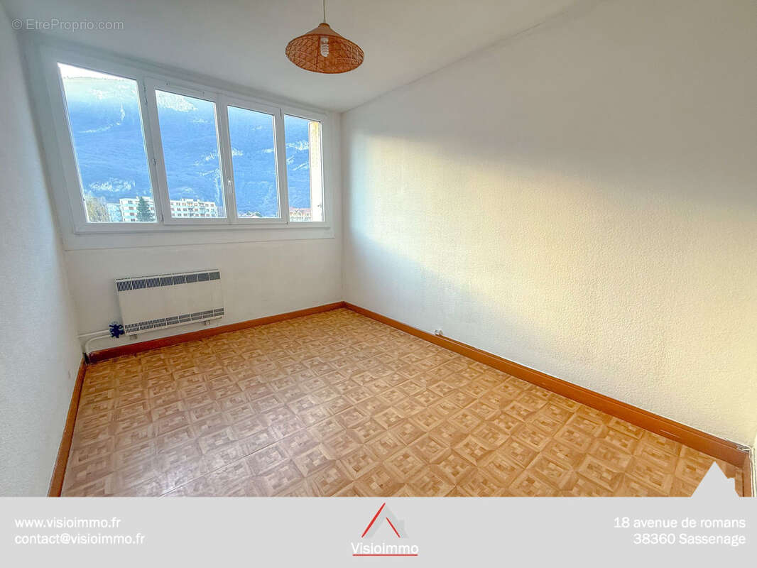 Appartement à FONTAINE