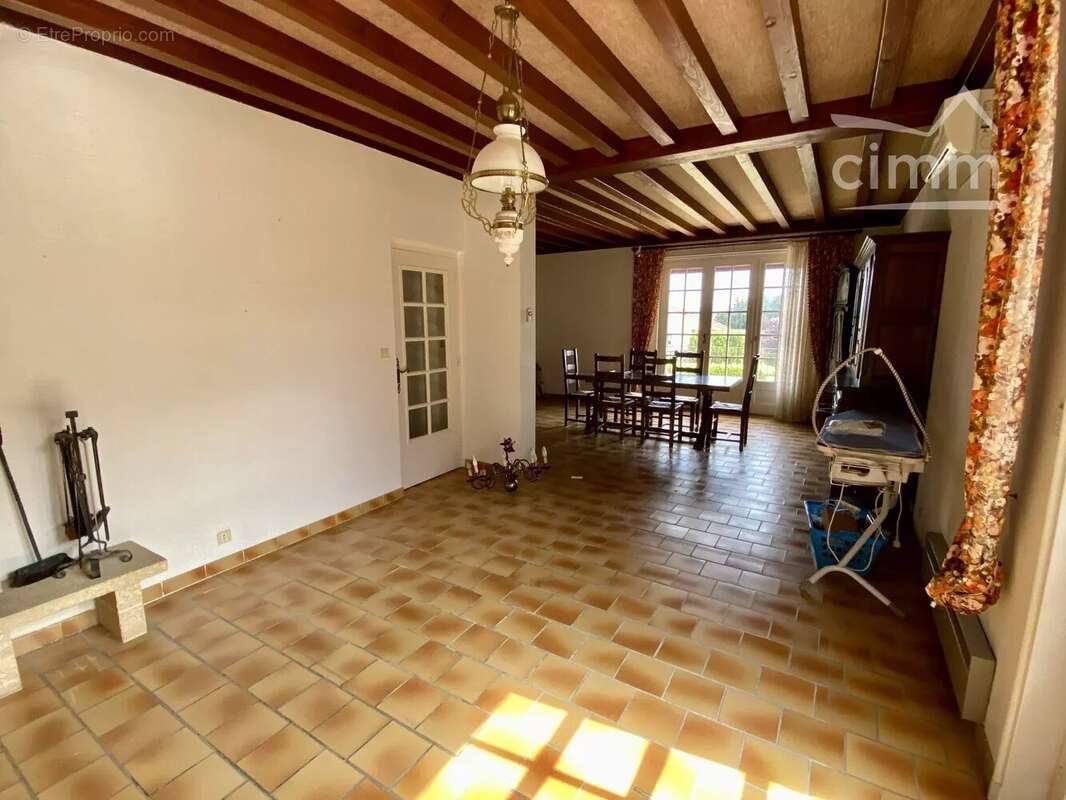 Maison à SURY-LE-COMTAL