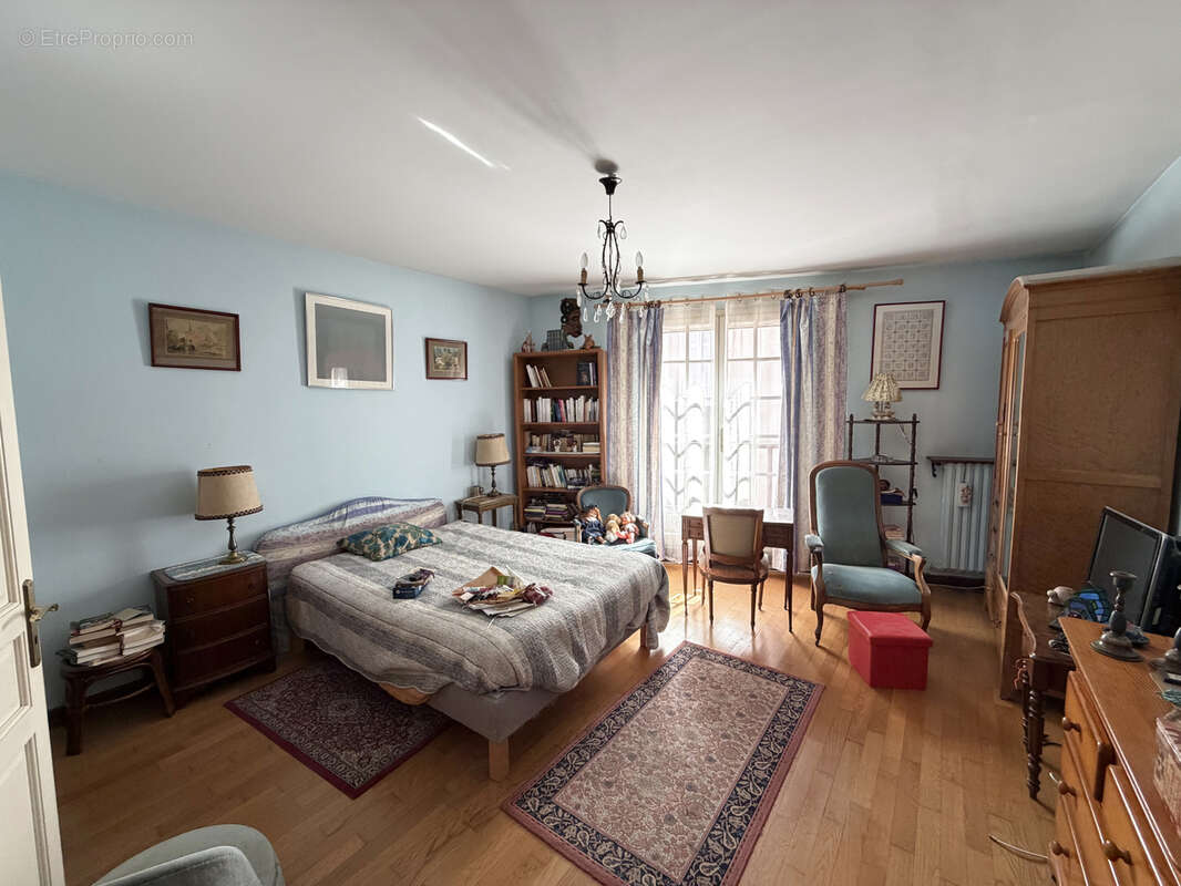 A vendre maison t4 centre ville avec jardin et garage - 83470 saint maximin la sainte baume - photo 3