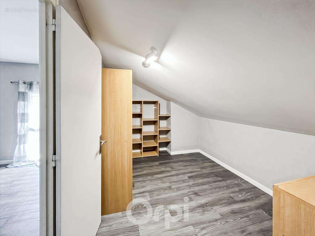 Maison à LA JONCHERE-SAINT-MAURICE