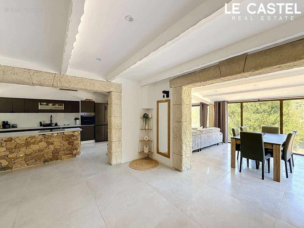Maison 125 m² à La Destrousse  - photo 8