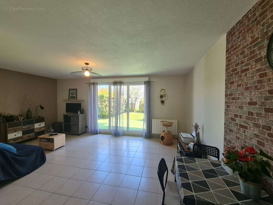 Maison à BELIN-BELIET