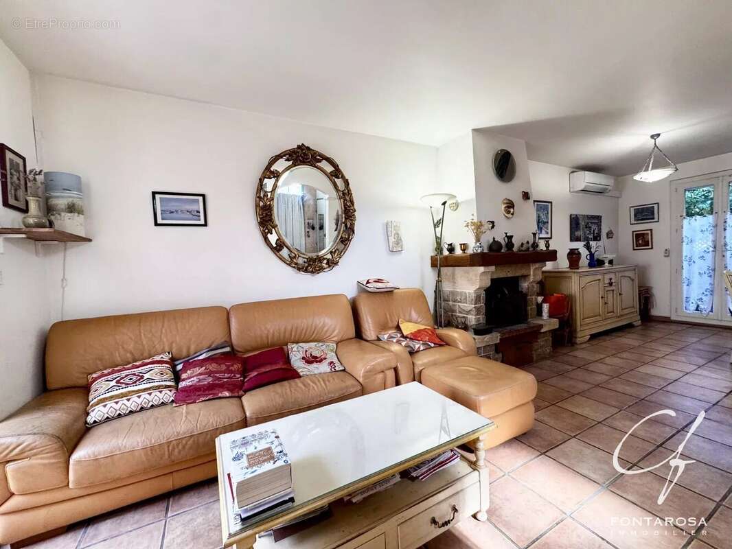 Maison à PUGET-SUR-ARGENS