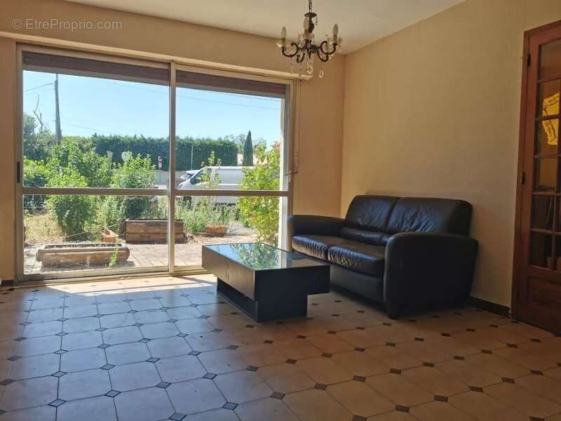 Maison T4 de plain pied avec garage et jardin - photo 3