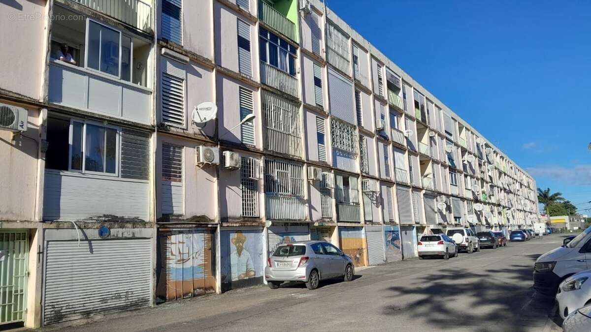 Appartement à LES ABYMES