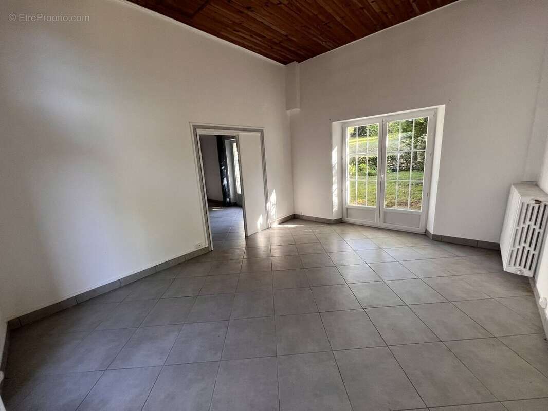 Maison à SAINT-CHERON