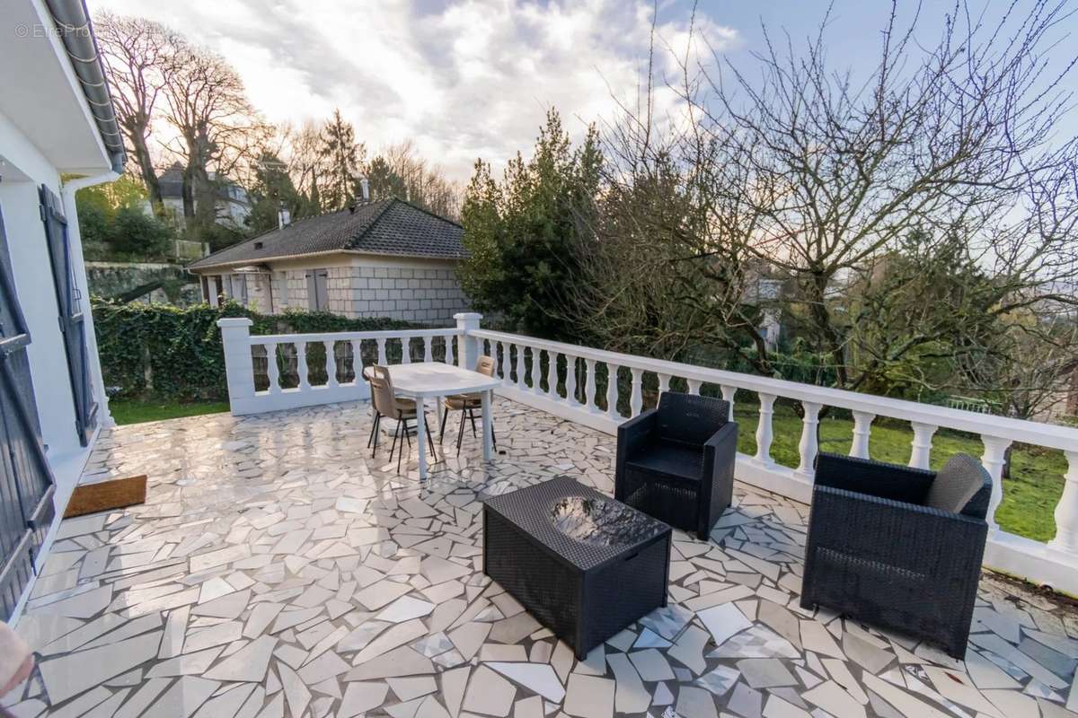 Maison à MONTMORENCY