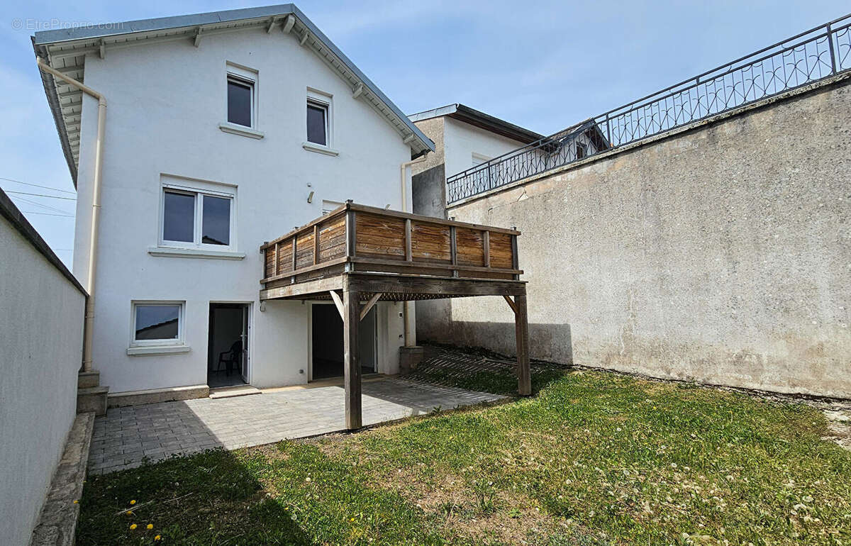Maison à DAMELEVIERES