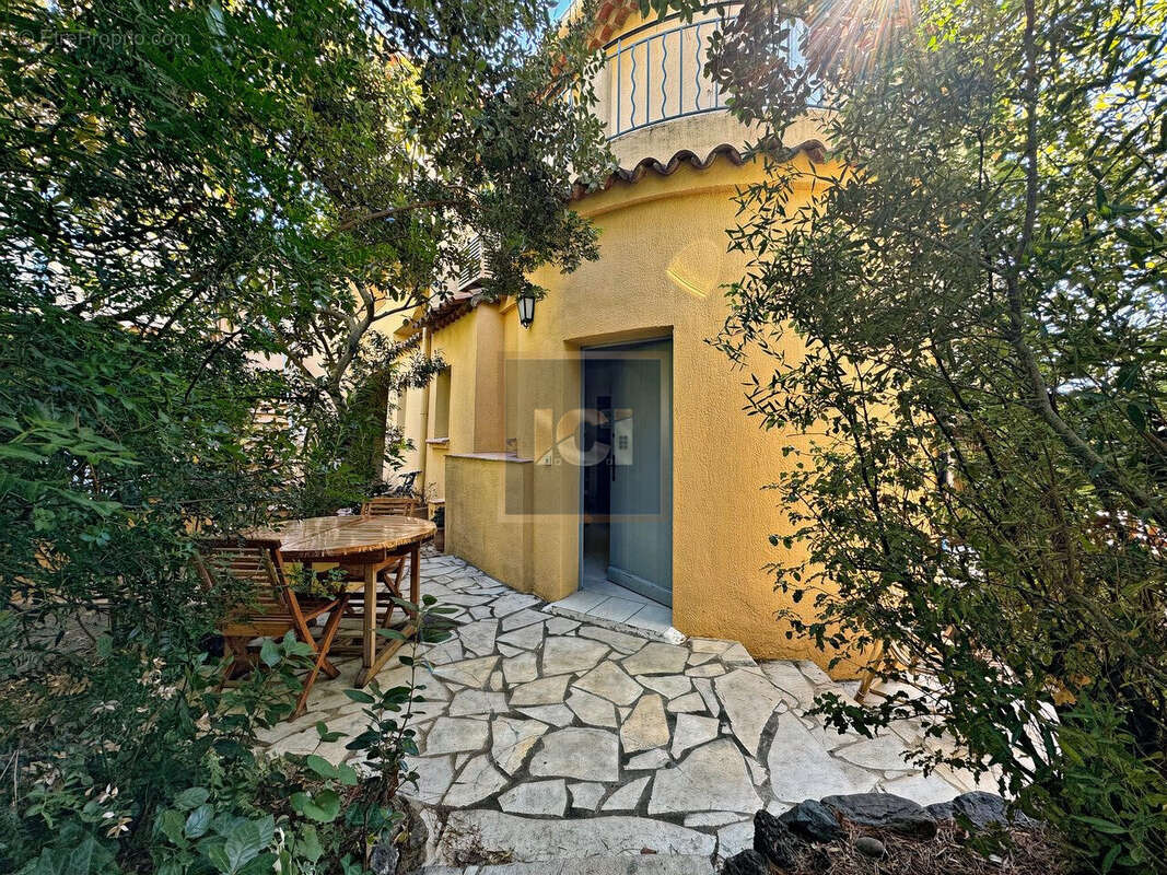 Appartement 52 m² à Sainte-Maxime  - photo 2