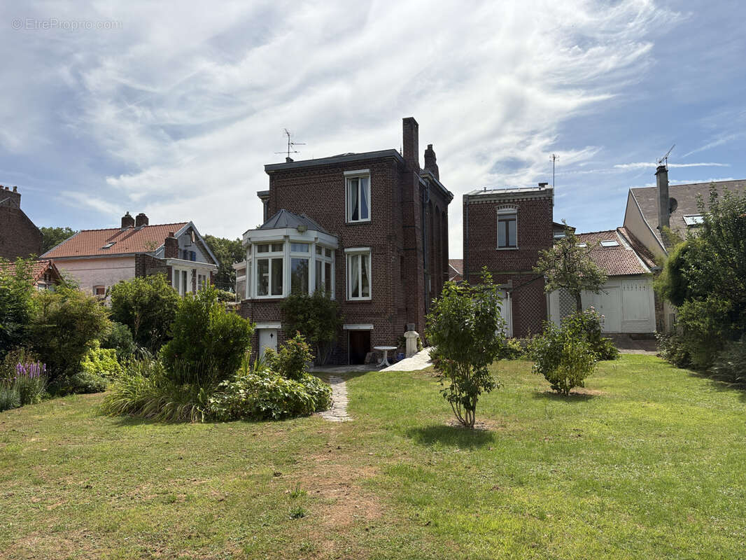 Propriété rare à deux pas du centre ville - photo 7