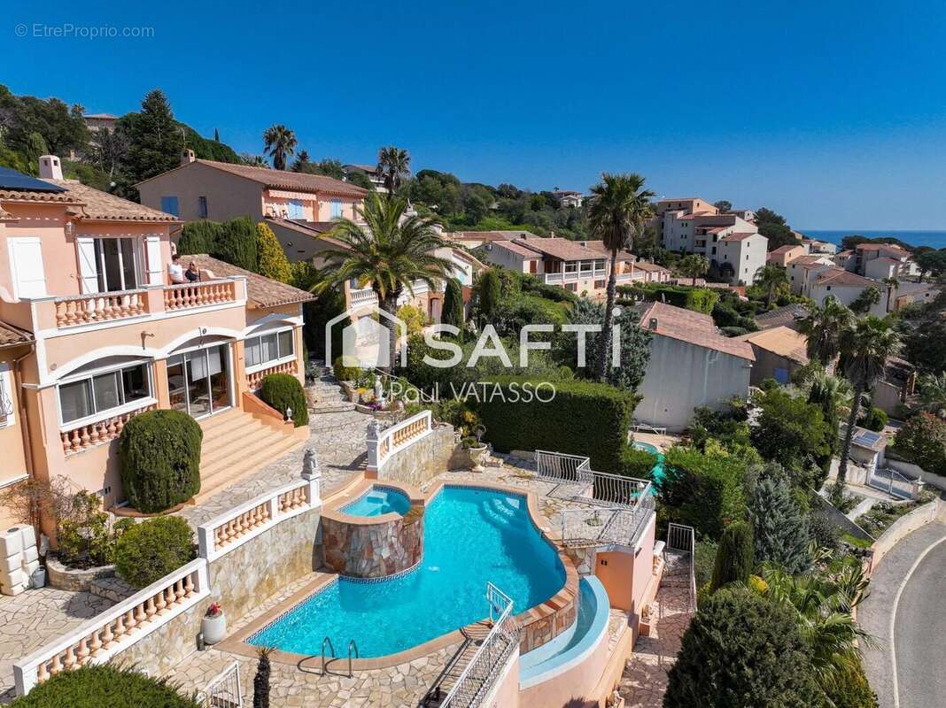 Photo 5 - Maison à ROQUEBRUNE-SUR-ARGENS