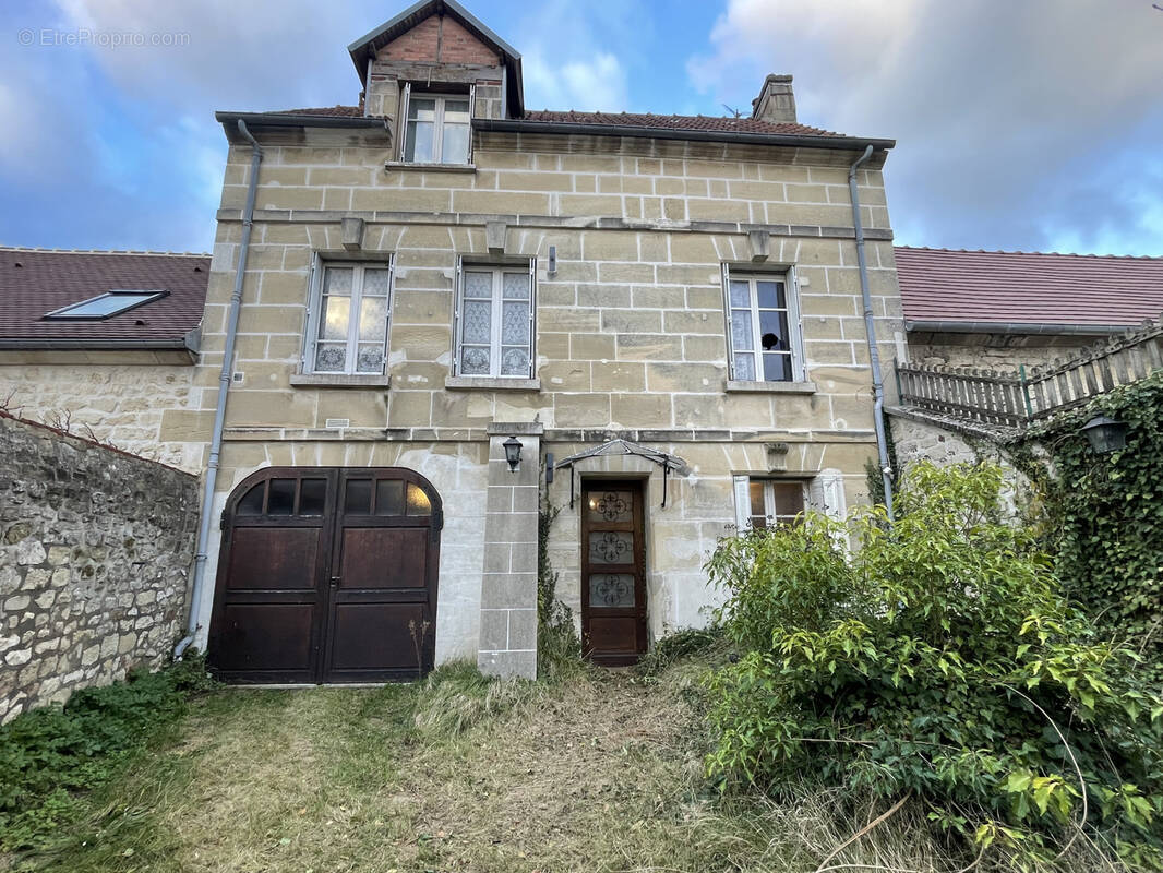 Maison à CIRES-LES-MELLO