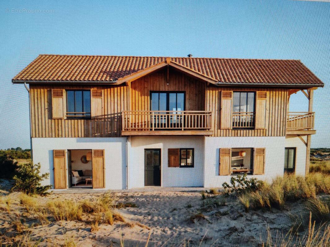 Terrain à SAINT-JULIEN-EN-BORN