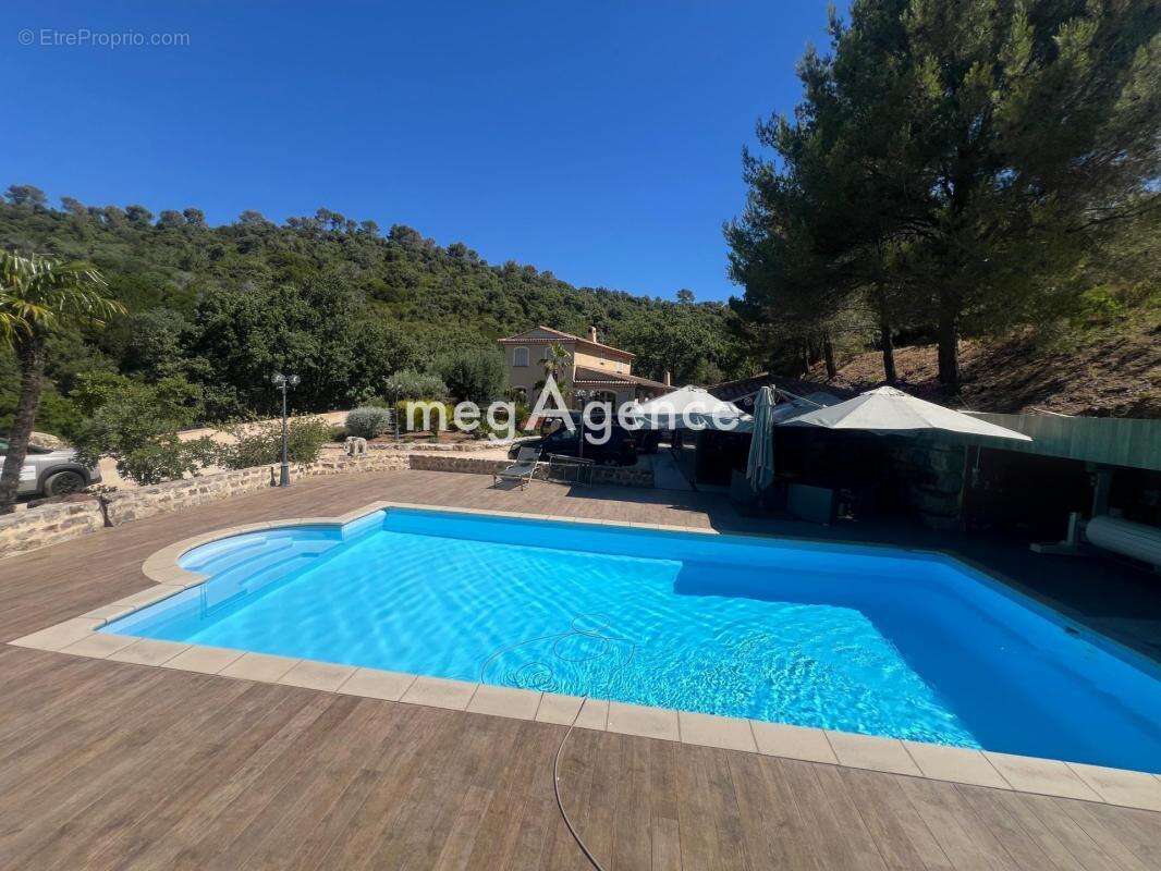 Maison à HYERES
