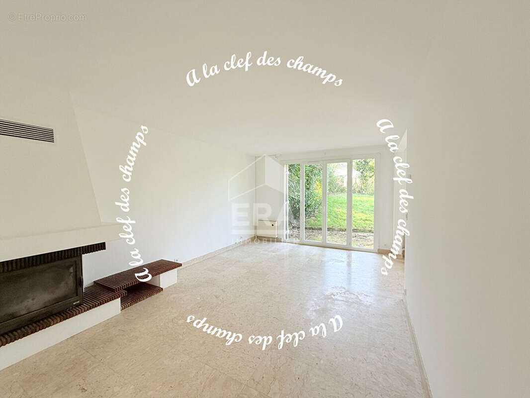 Maison à SAINT-REMY-LES-CHEVREUSE