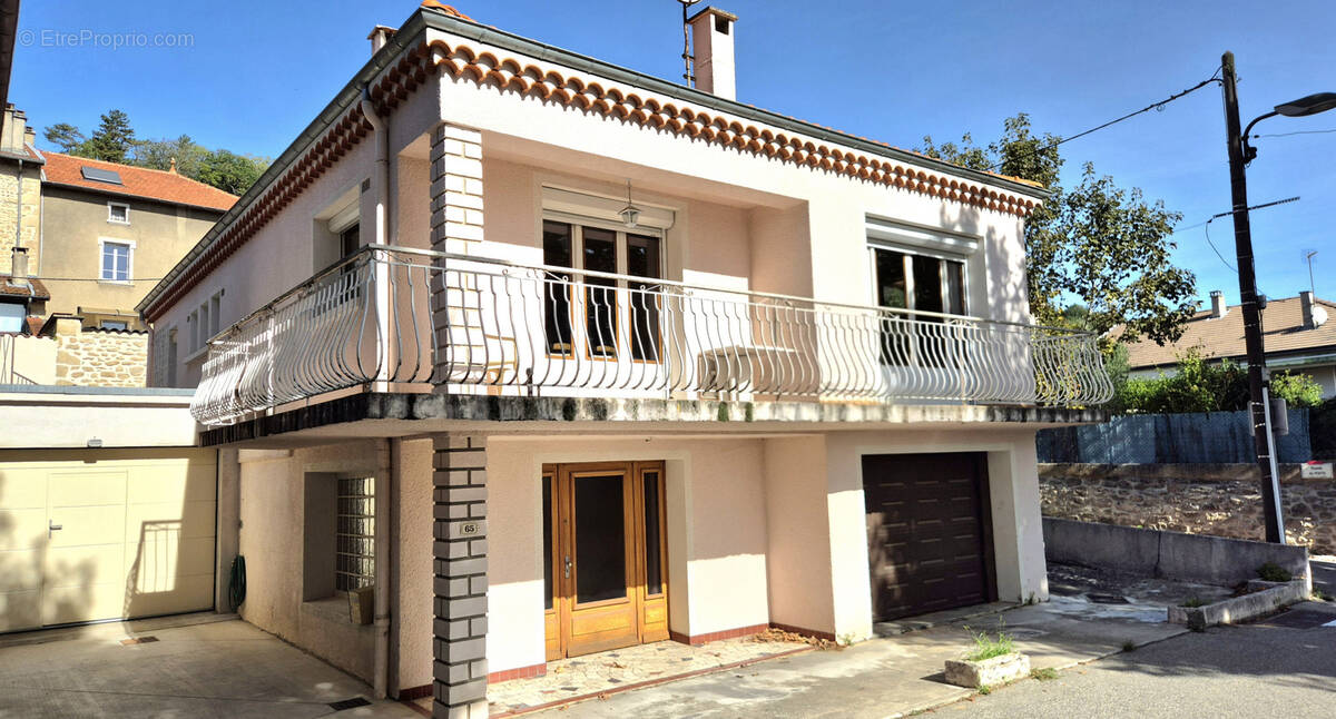 Maison à CHARMES-SUR-L&#039;HERBASSE