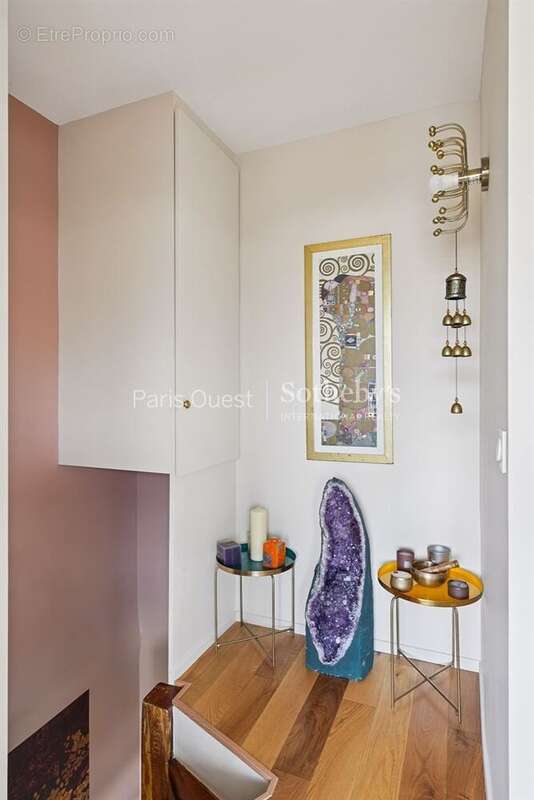 Appartement à NEUILLY-SUR-SEINE