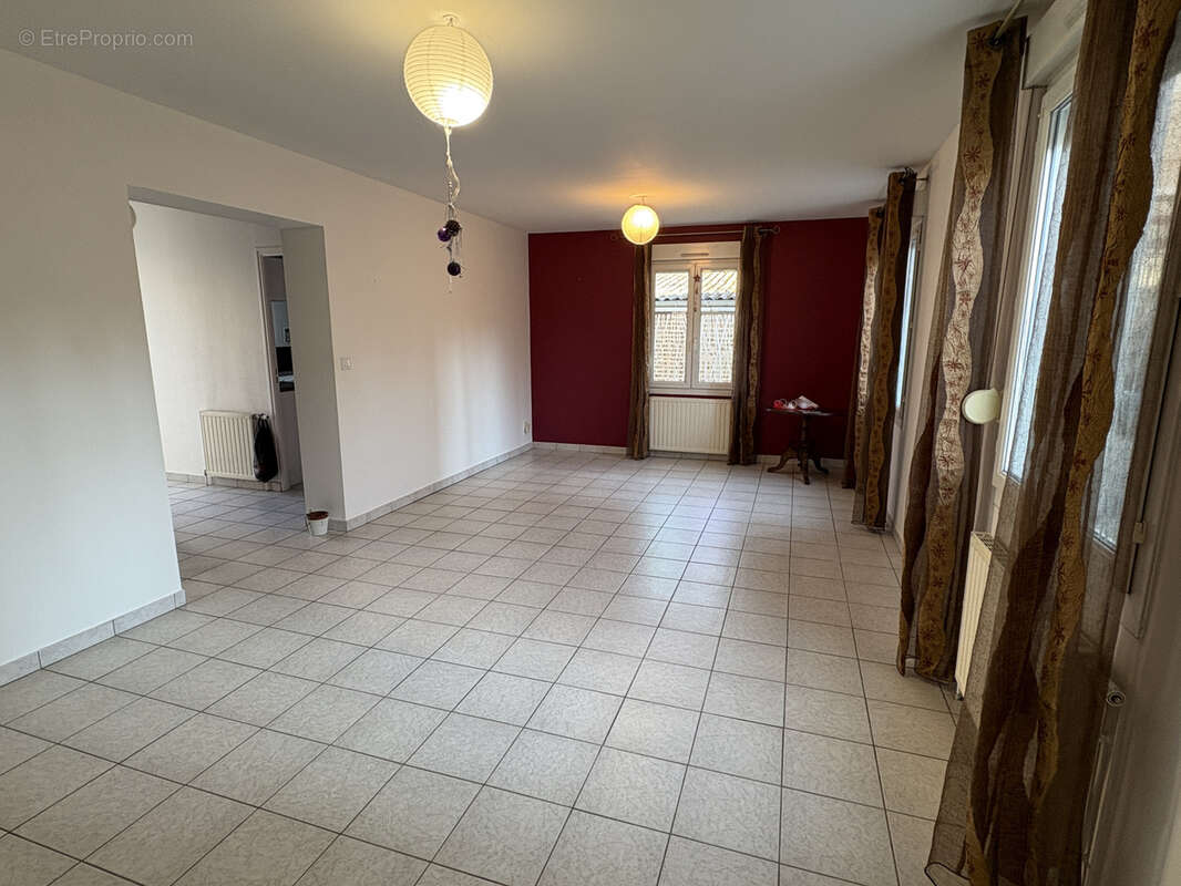 Maison à SAINTE-SAVINE