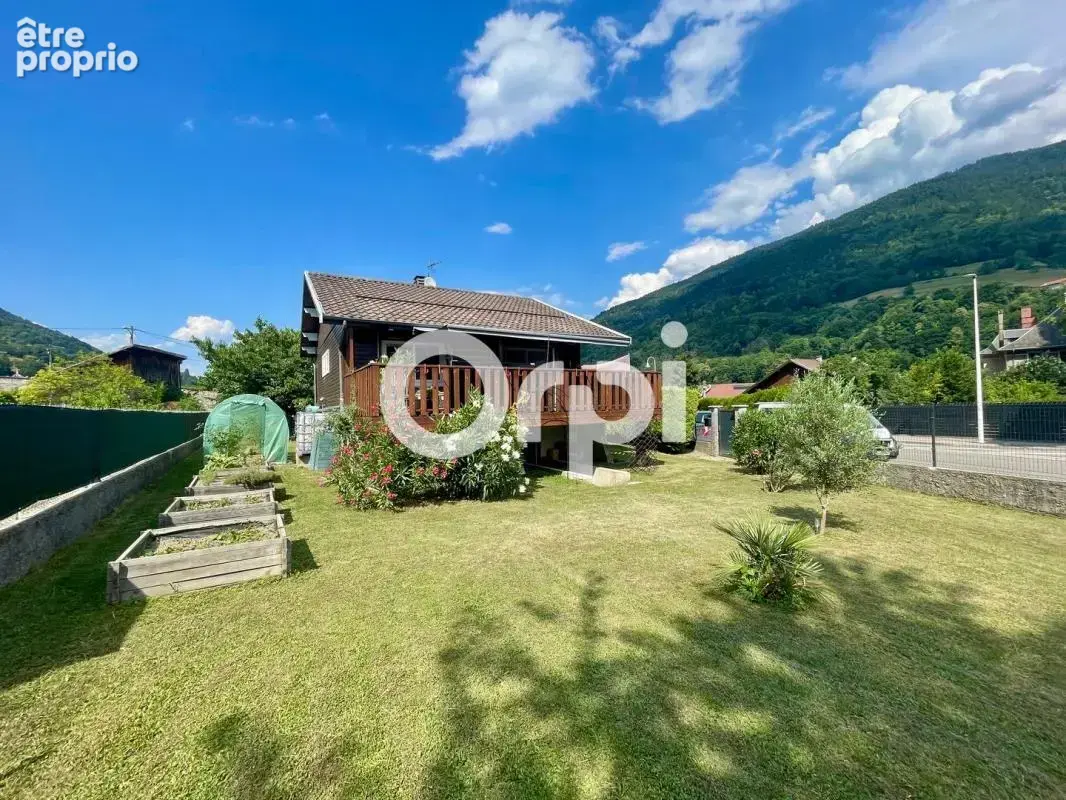 Ensemble immobilier avec habitation principale, dépendance et revenu locatif – Terrain de 1 004 m²

ALLEVARD-LES-BAINS – 38580 - photo 4