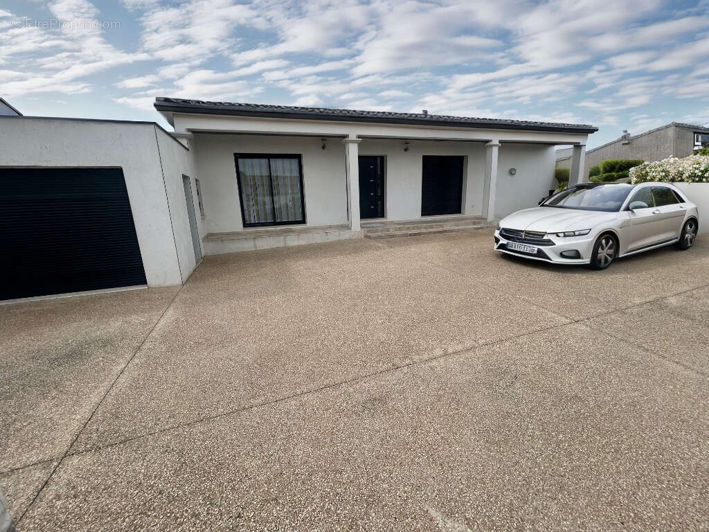 Maison à SAINT-GILLES